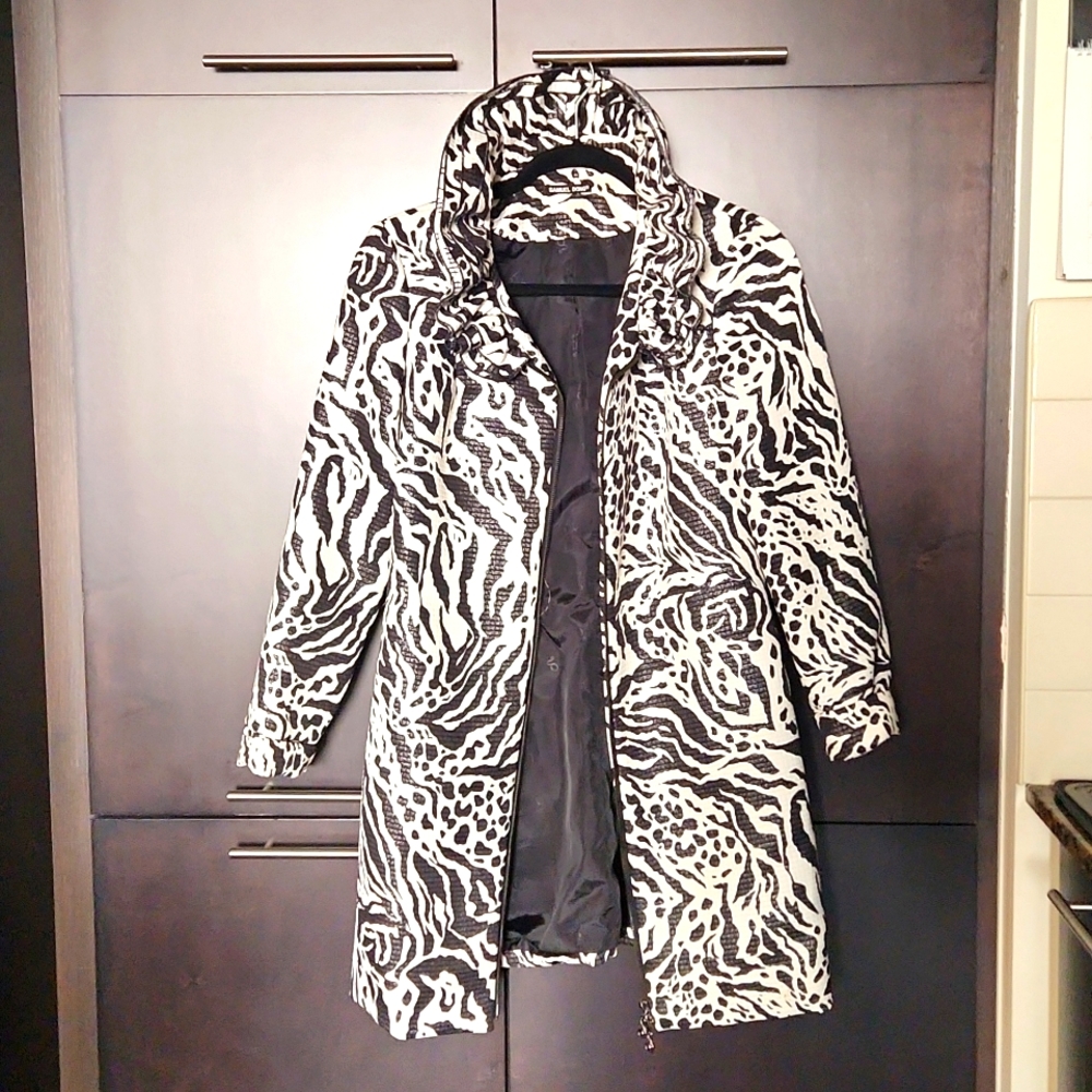 Showstopper! Ladies S-M coat